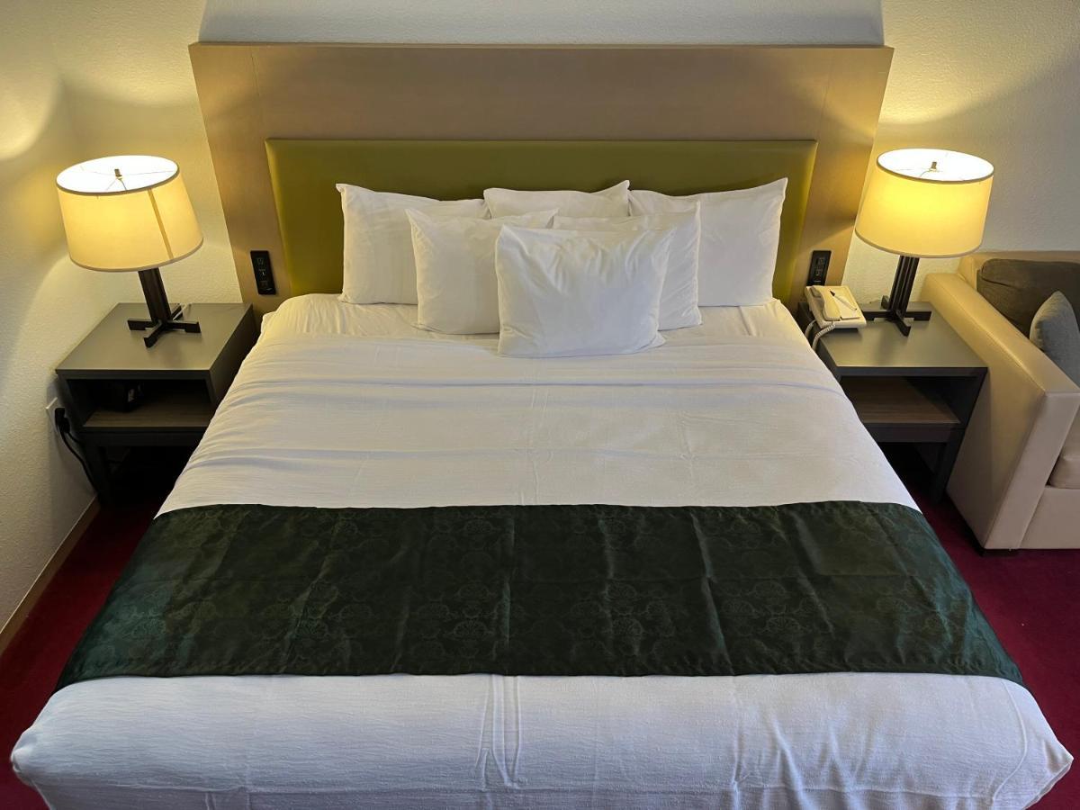Pictured Rocks Inn And Suites Манисинг Екстериор снимка