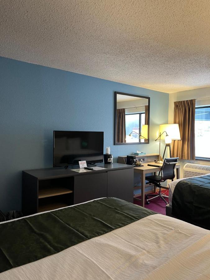 Pictured Rocks Inn And Suites Манисинг Екстериор снимка