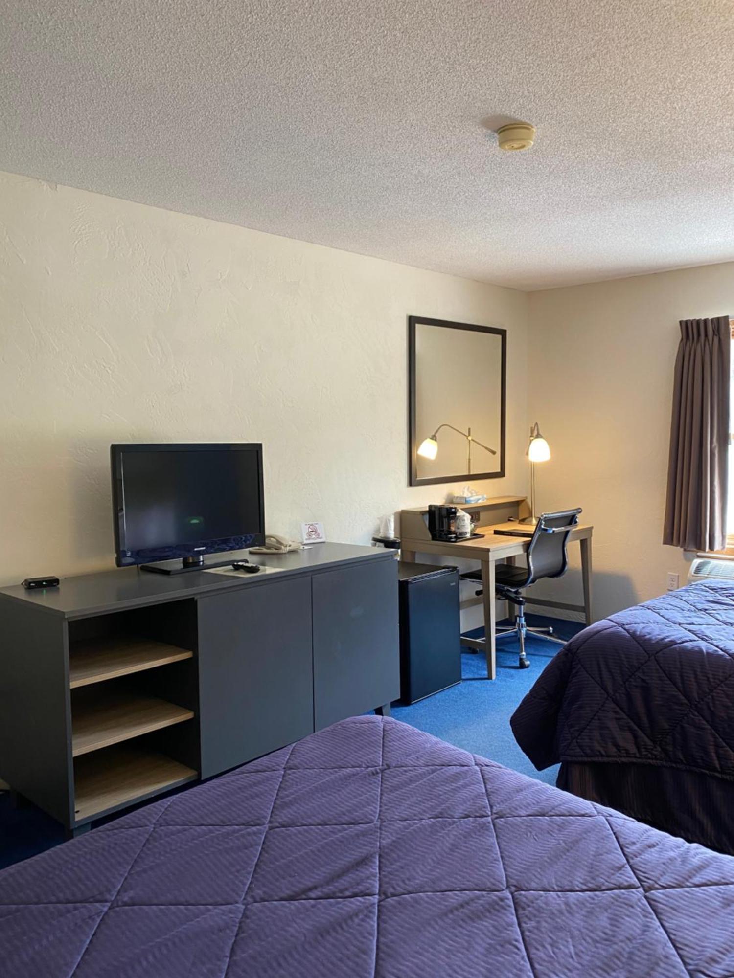 Pictured Rocks Inn And Suites Манисинг Екстериор снимка
