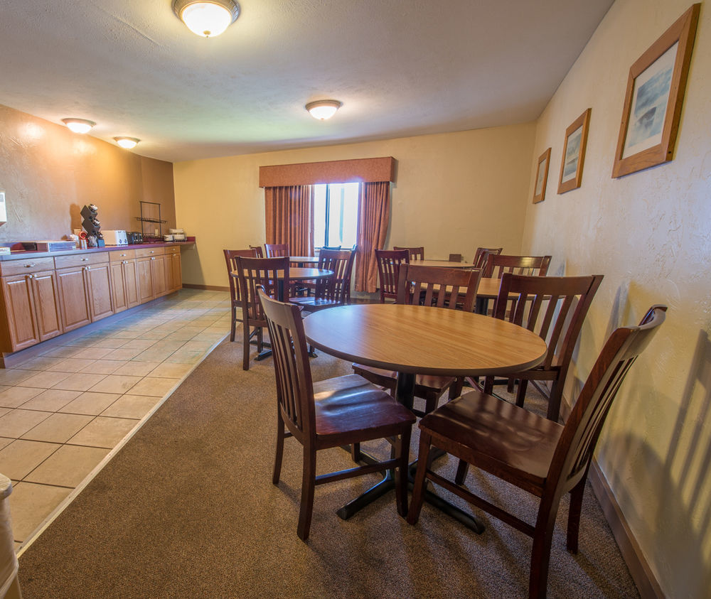 Pictured Rocks Inn And Suites Манисинг Екстериор снимка