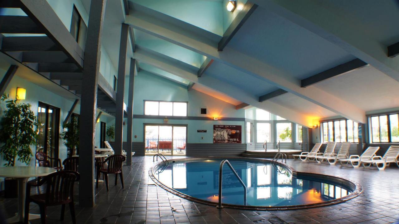 Pictured Rocks Inn And Suites Манисинг Екстериор снимка